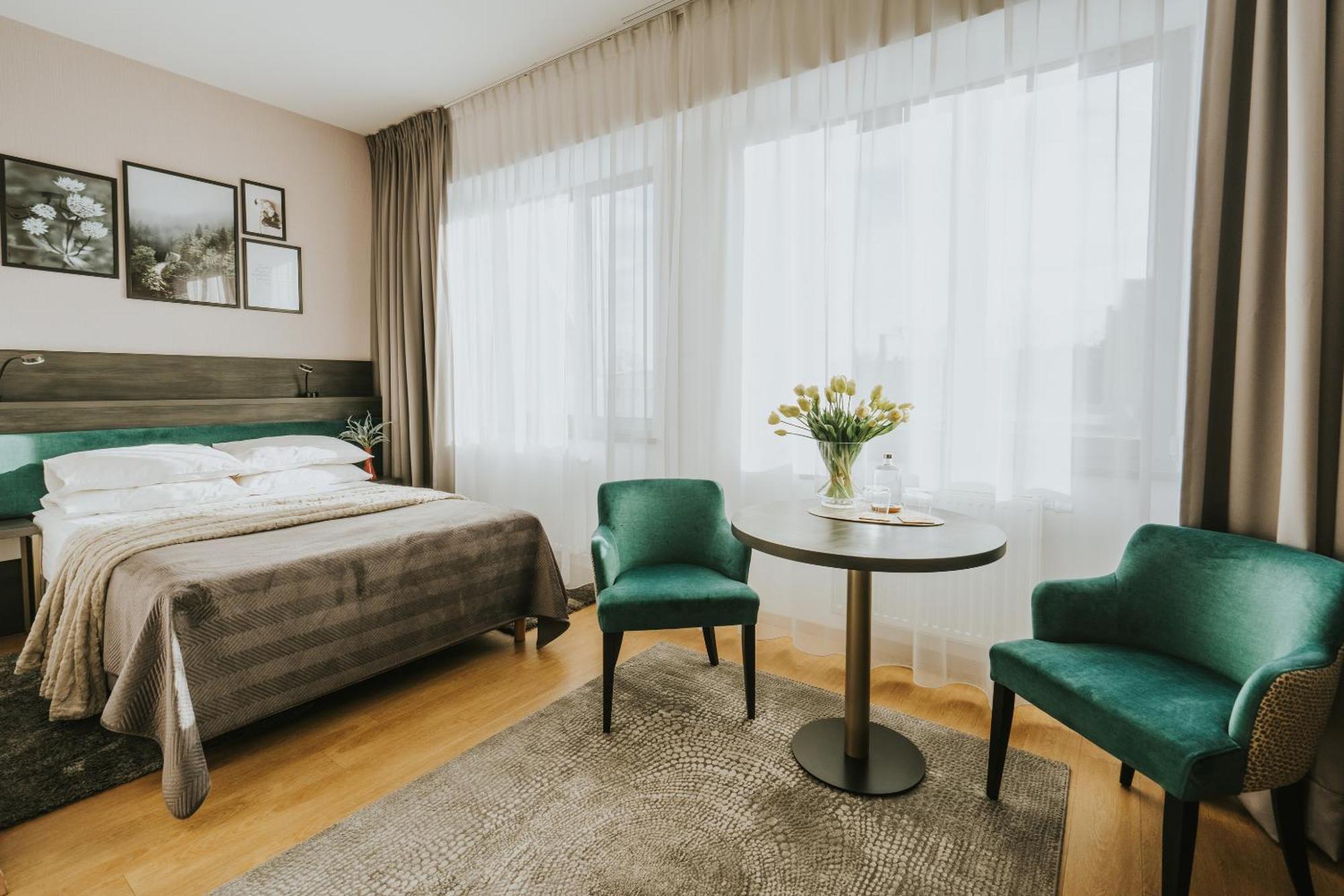 Green Hotel Иновроцлав Екстериор снимка